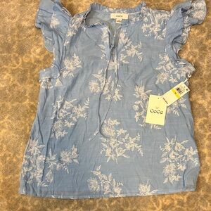 NWT Cece Floating Florals Top. Medium